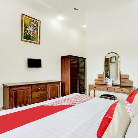 OYO 3261 Hotel Ratu Dempasar Exterior foto