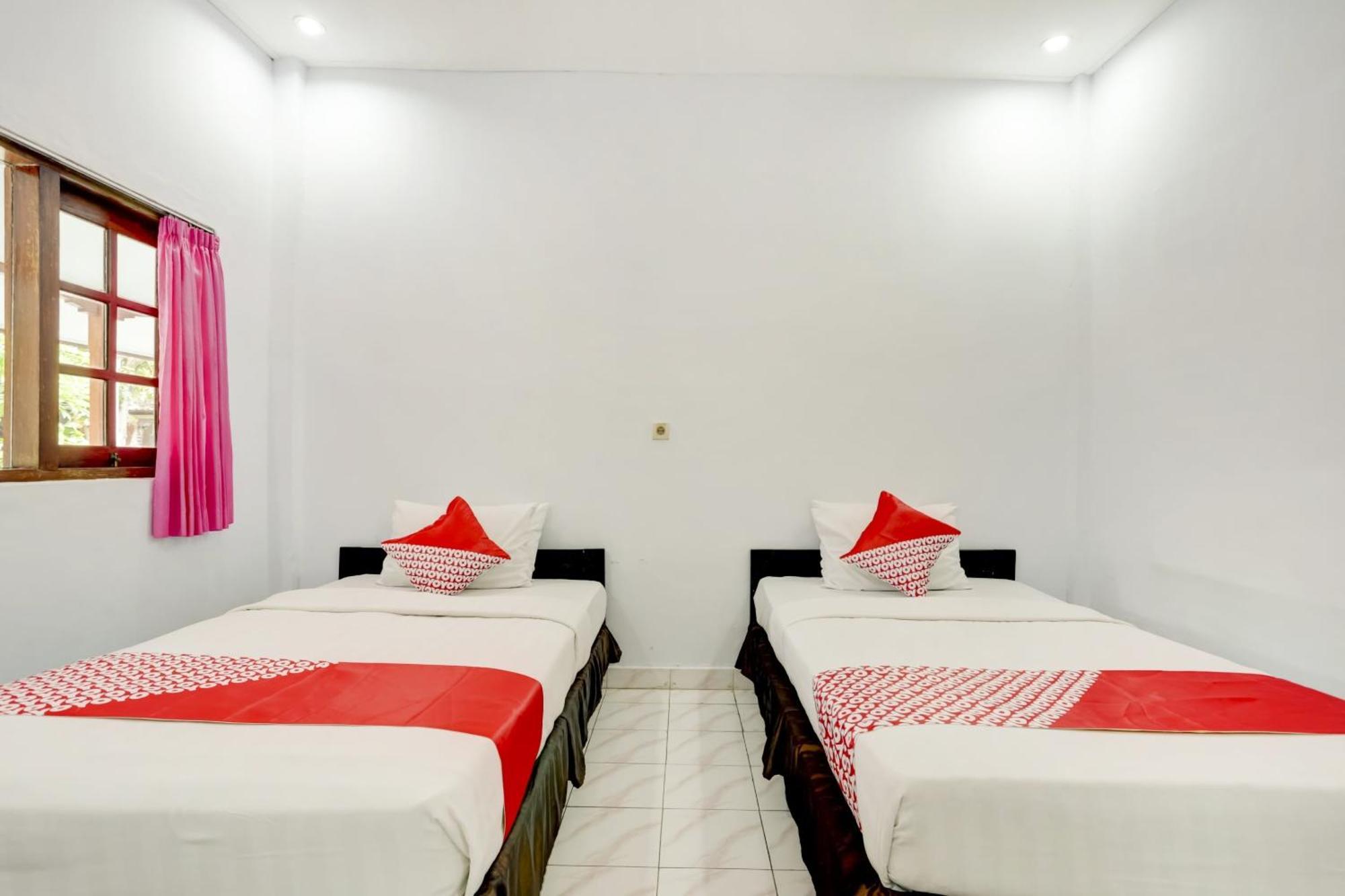 OYO 3261 Hotel Ratu Dempasar Exterior foto
