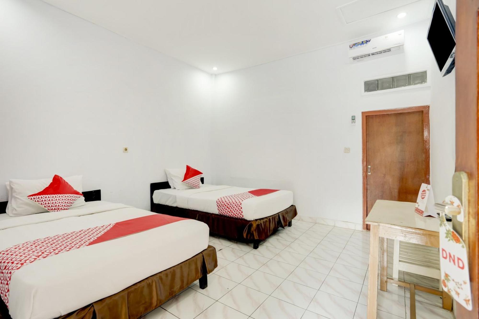 OYO 3261 Hotel Ratu Dempasar Exterior foto