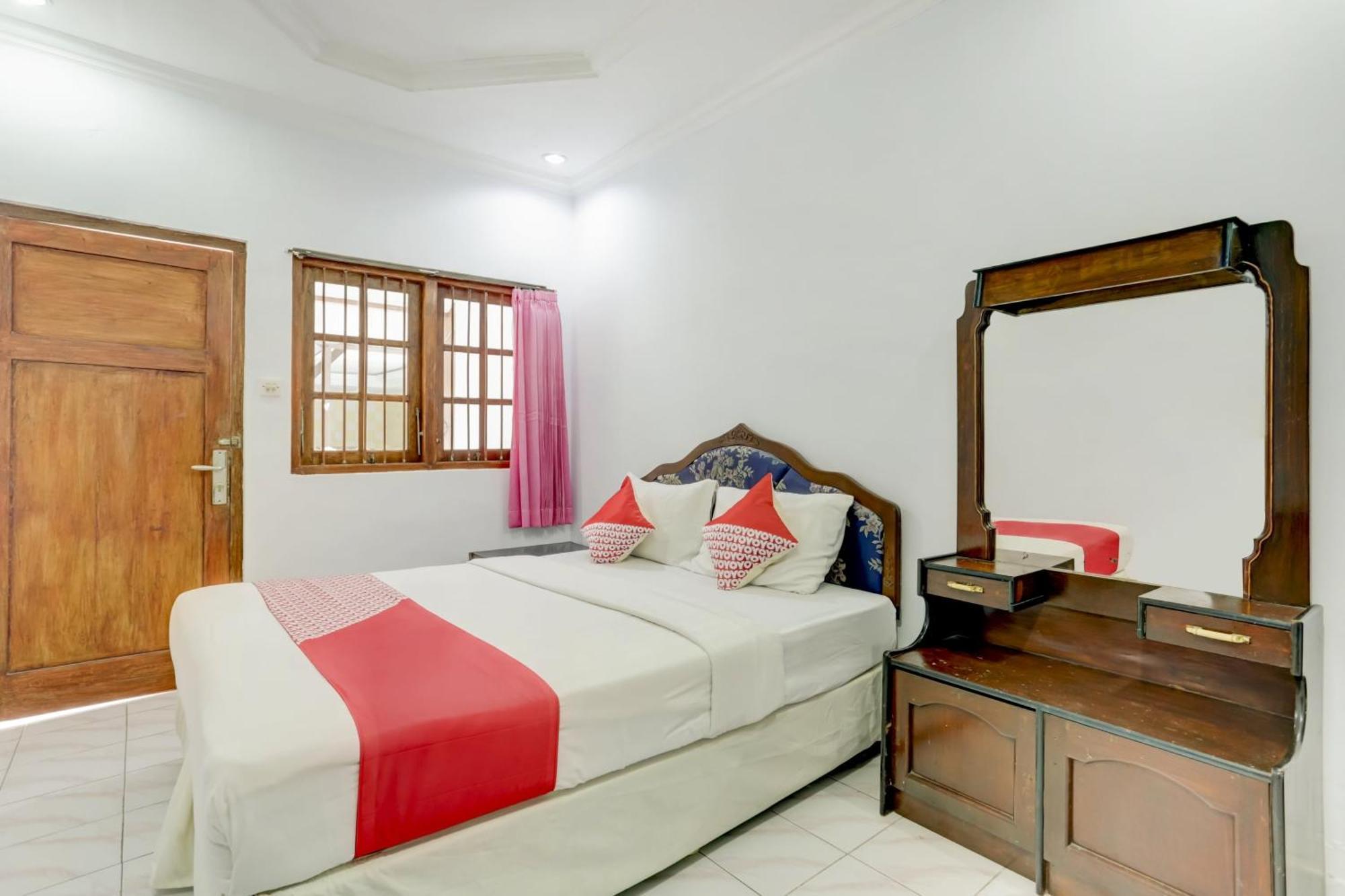 OYO 3261 Hotel Ratu Dempasar Exterior foto