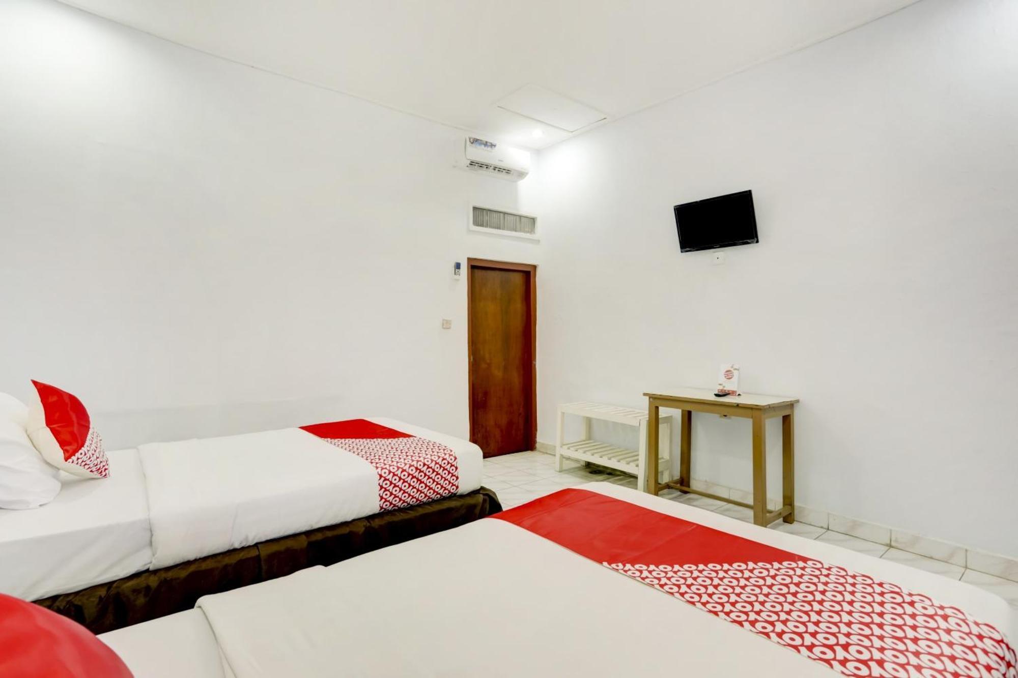 OYO 3261 Hotel Ratu Dempasar Exterior foto